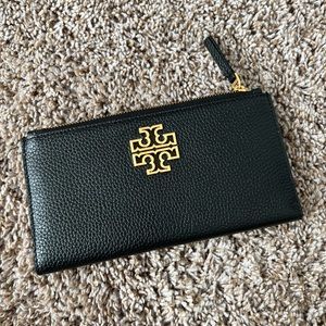 NWOT Tory Burch Britton slim Envelope wallet! Black with gold accents. Stunning!